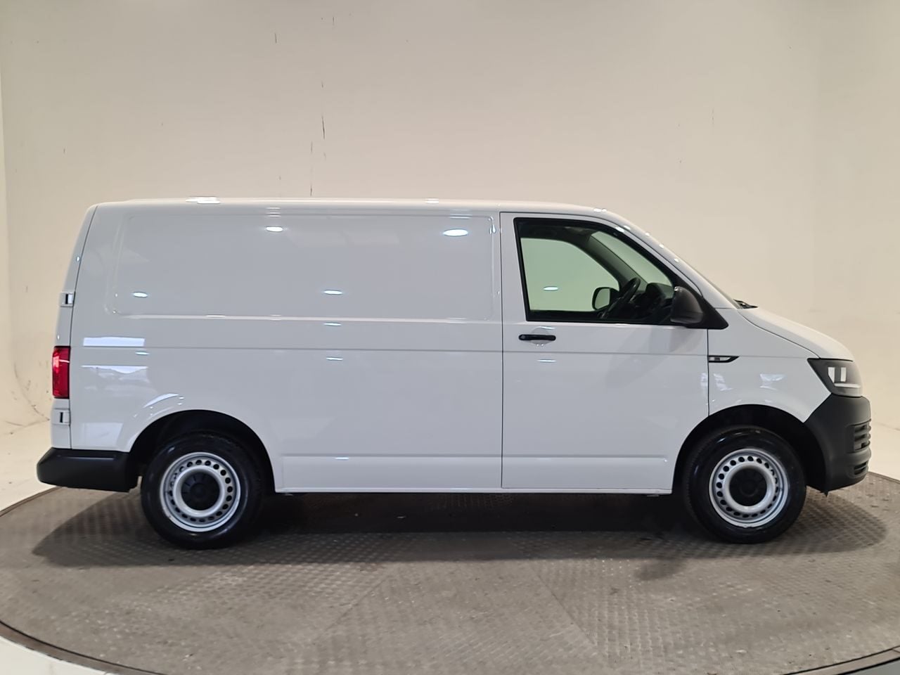 Used Volkswagen Transporter 2018 for sale - 78190764: Photo 15
