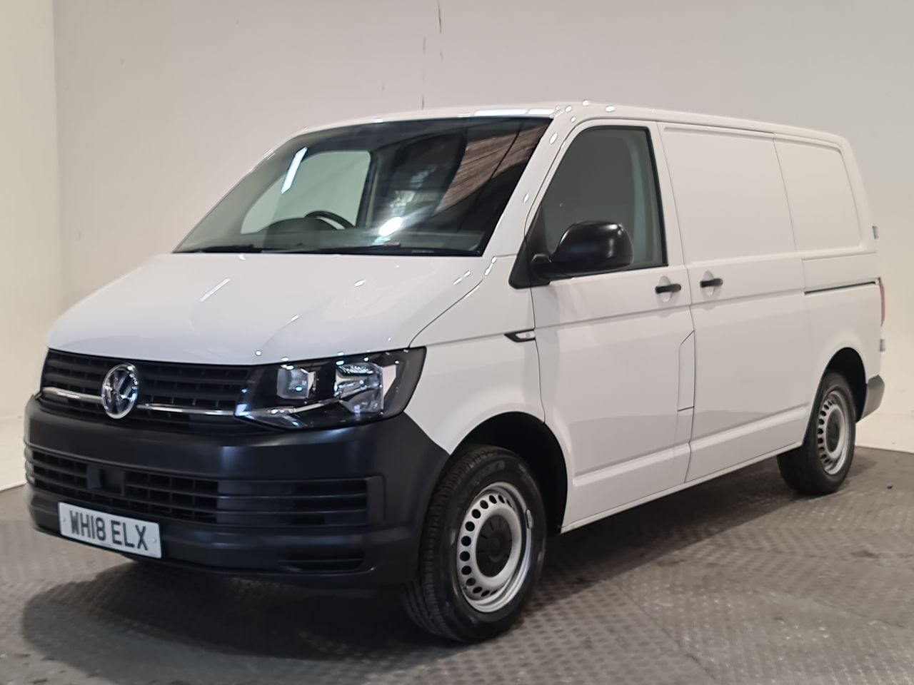 Used Volkswagen Transporter 2018 for sale - 78190764: Photo 4