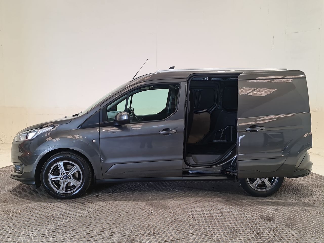 Used Ford Transit Connect 2020 for sale - 76544898: Photo 9
