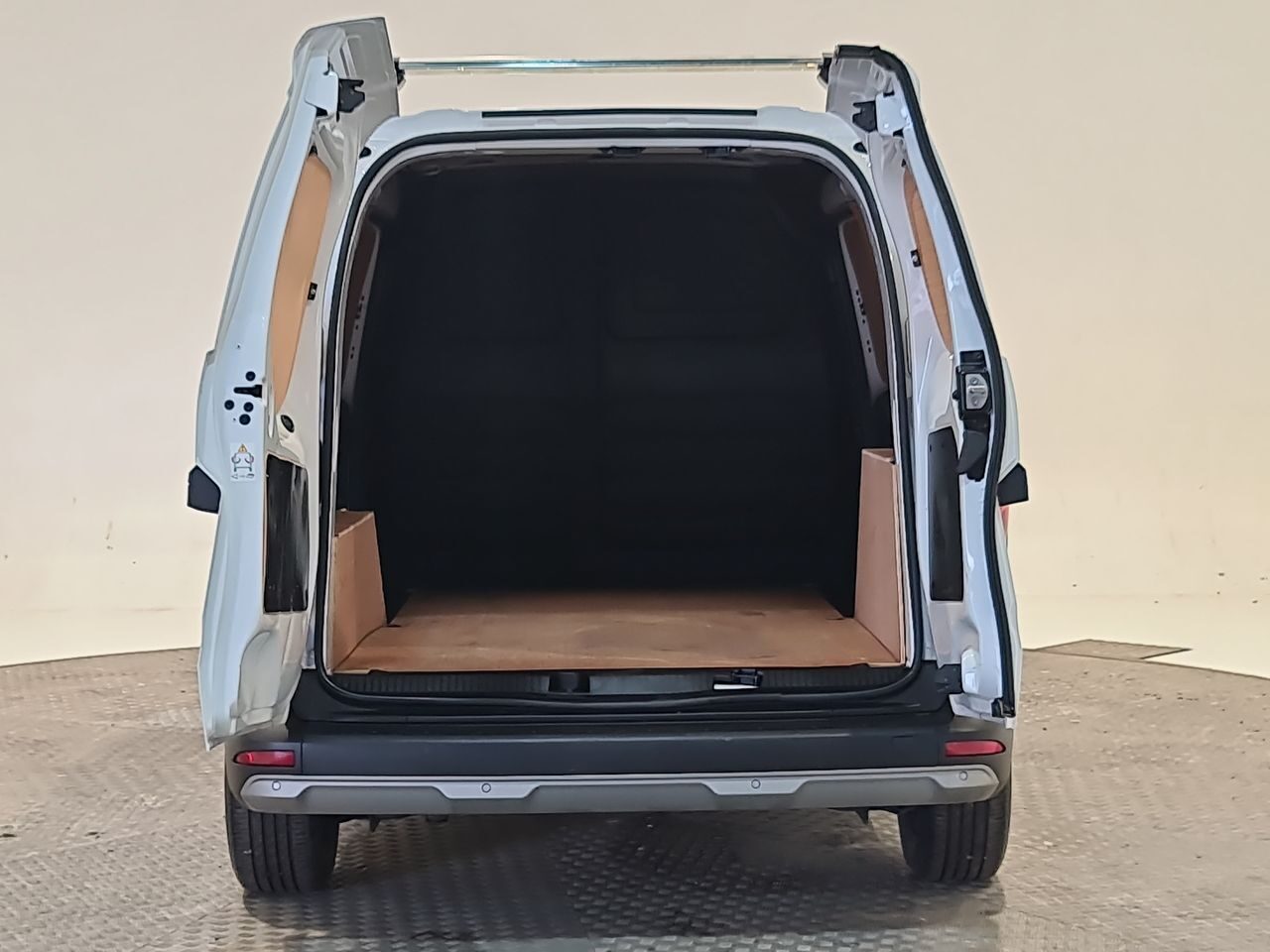 Used Nissan Other 2023 for sale - 77905712: Photo 13