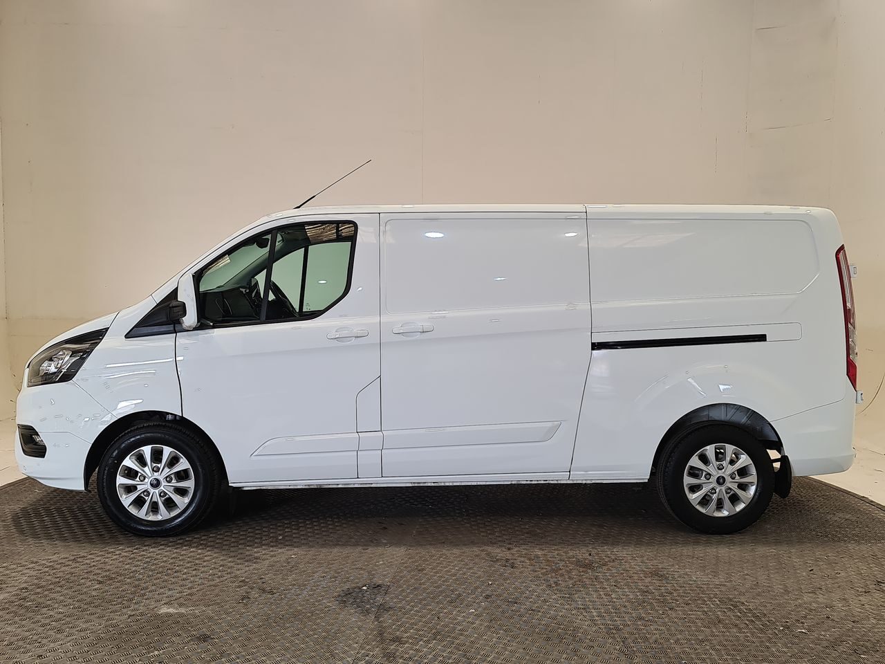 Used Ford Transit Custom 2023 for sale - 76544888: Photo 6