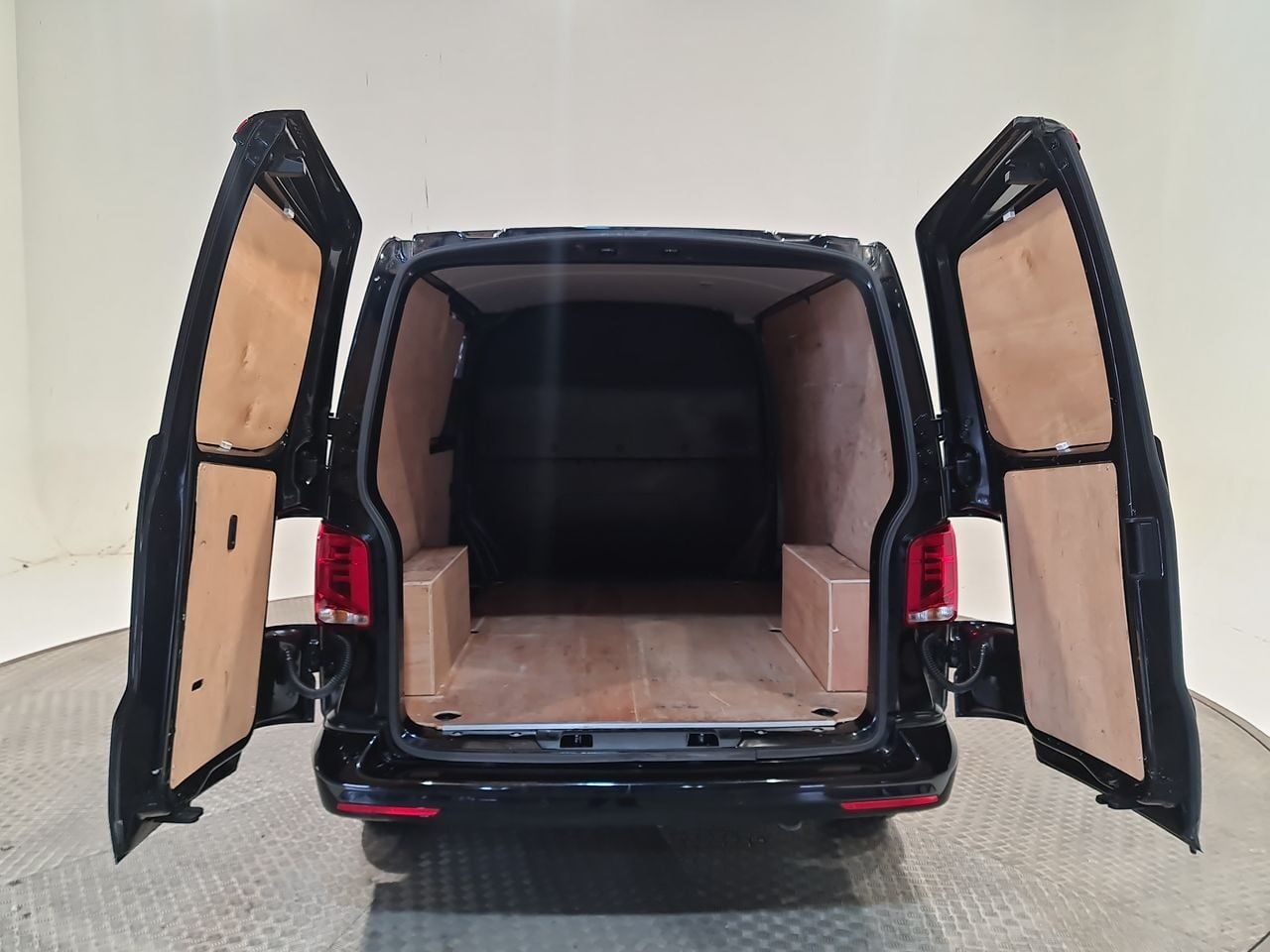 Used Volkswagen Transporter 2023 for sale - 78090852: Photo 14