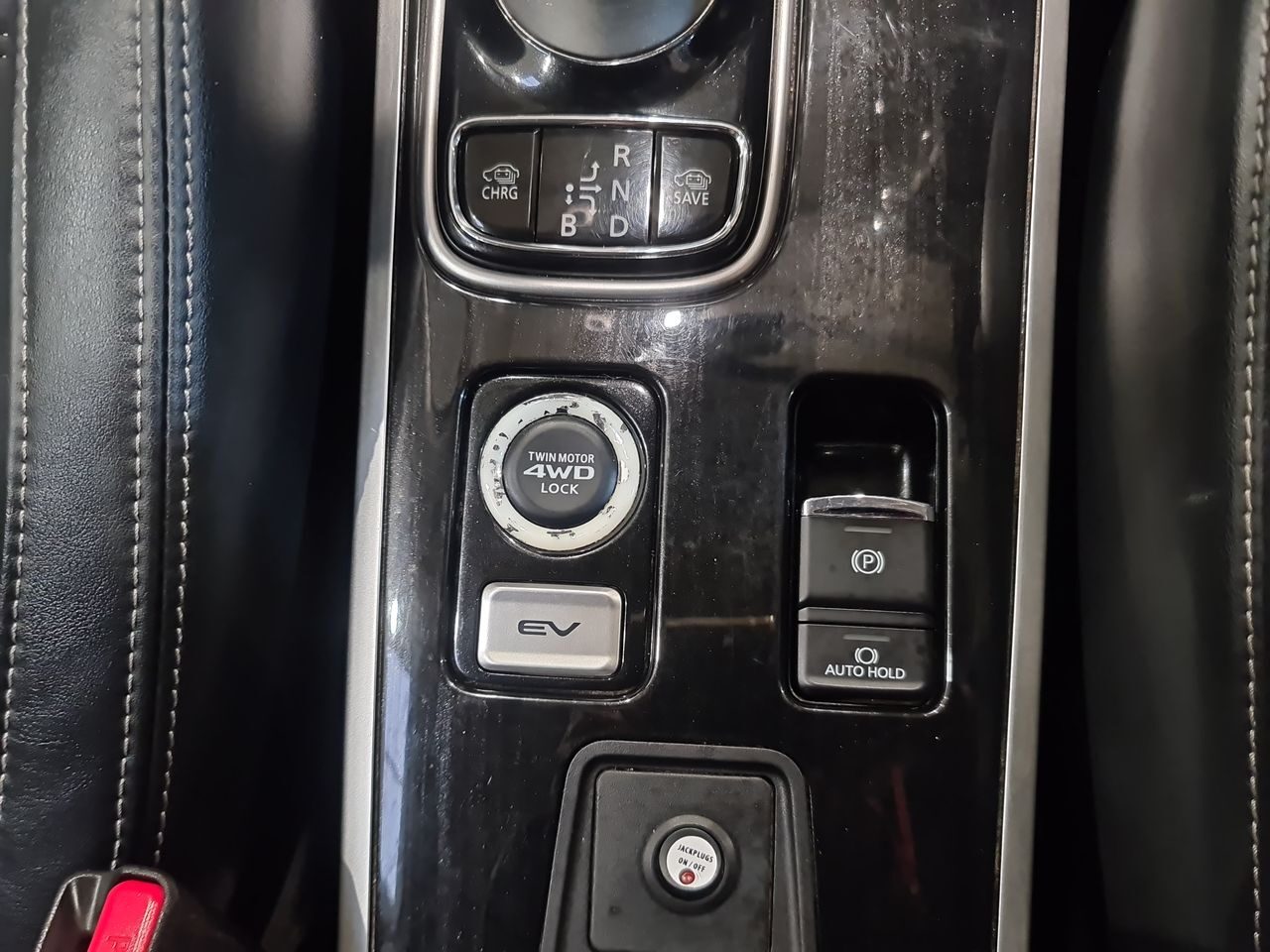 Used Mitsubishi Outlander 2018 for sale - 77864727: Photo 32