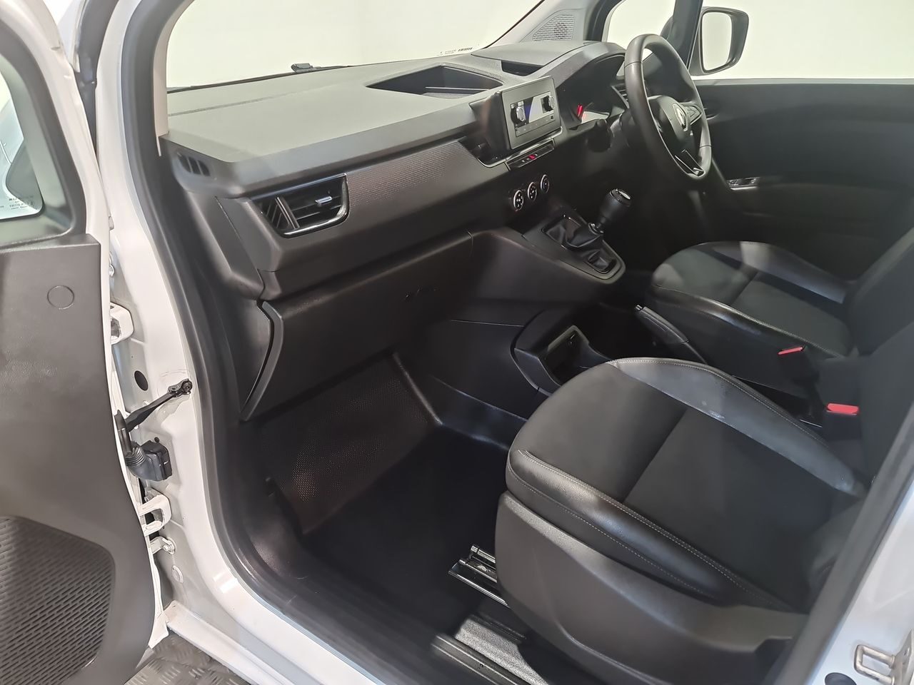 Used Renault Kangoo 2023 for sale - 76685598: Photo 7