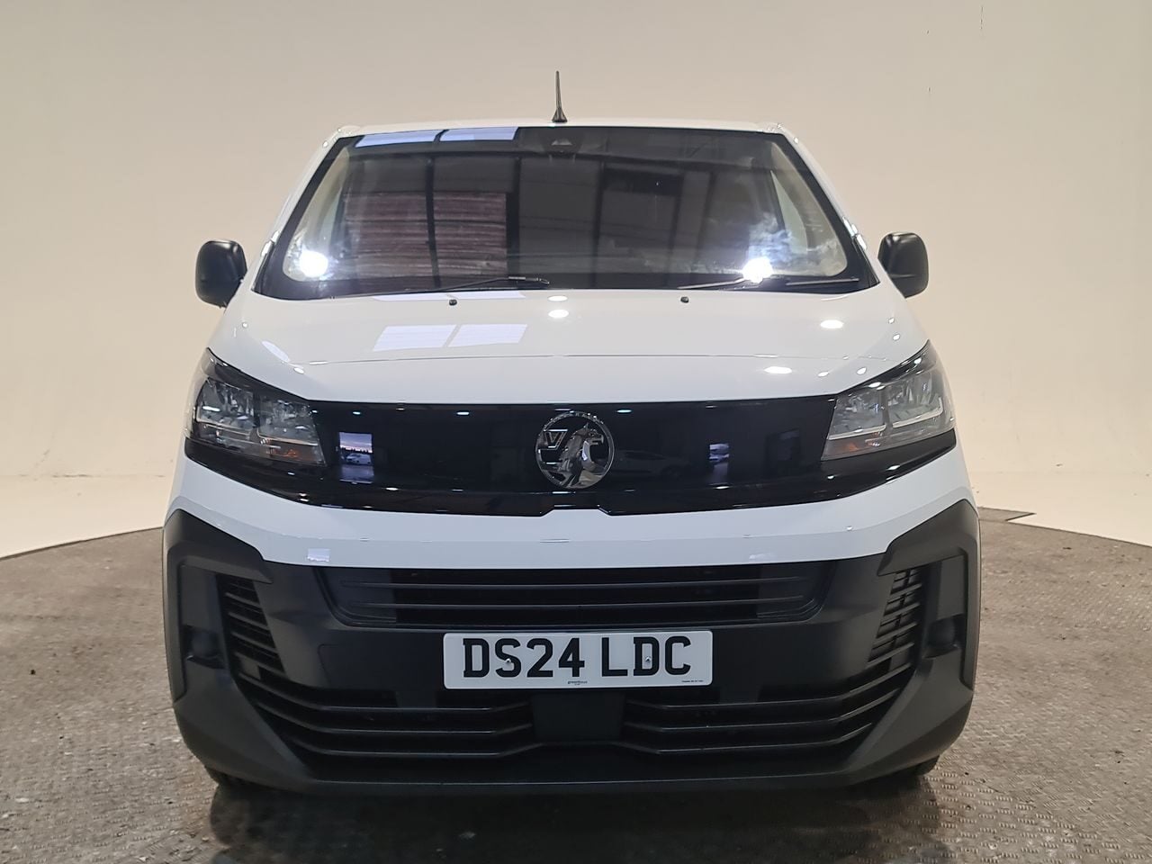 Used Vauxhall Vivaro 2024 for sale - 77463039: Photo 3