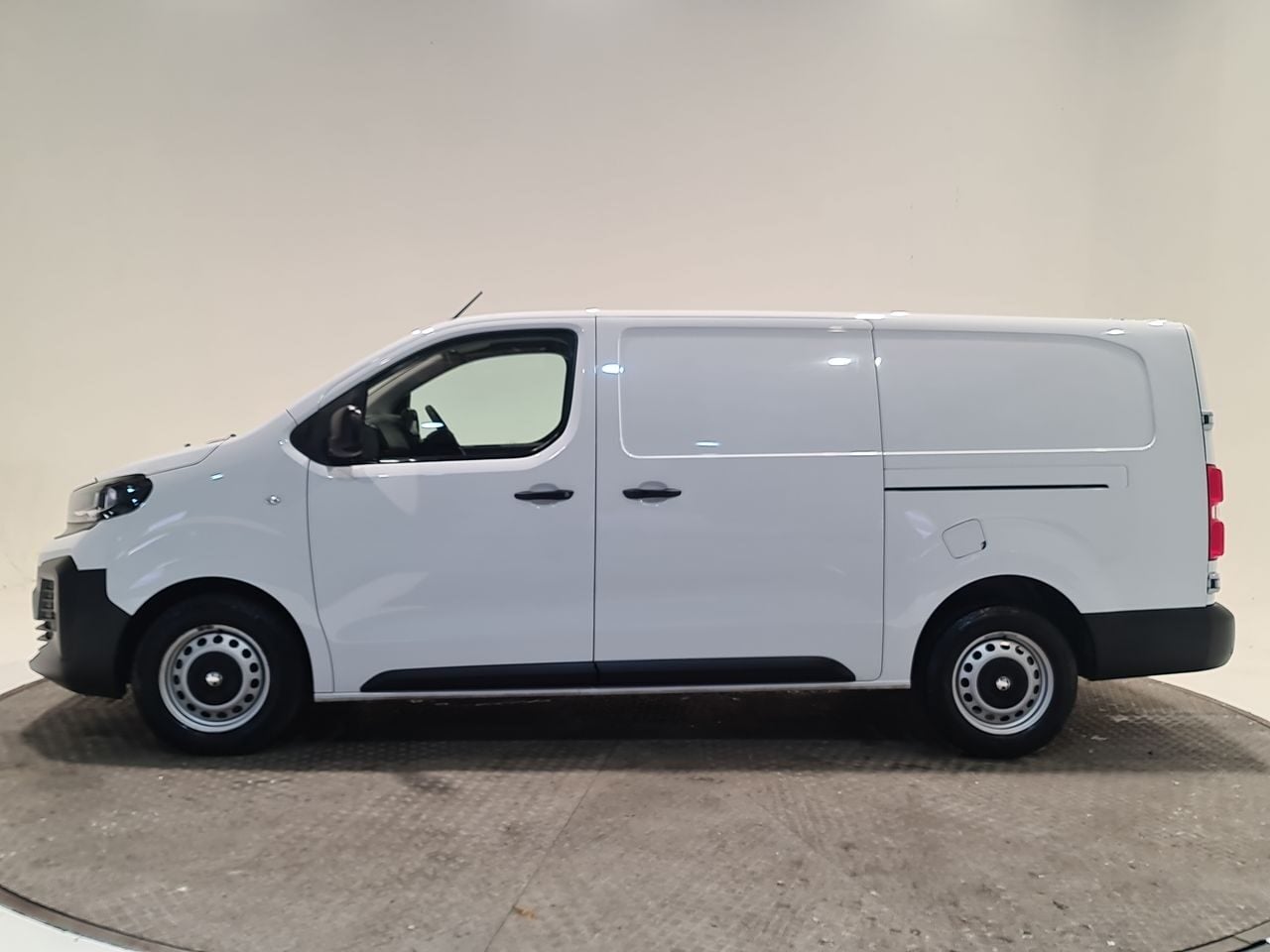 Used Vauxhall Vivaro 2024 for sale - 77463039: Photo 5