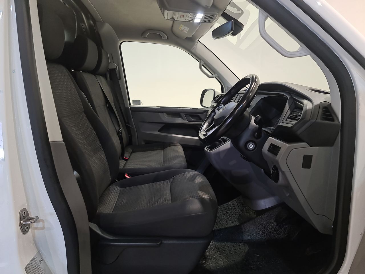 Used Volkswagen Transporter 2022 for sale - 77298568: Photo 18