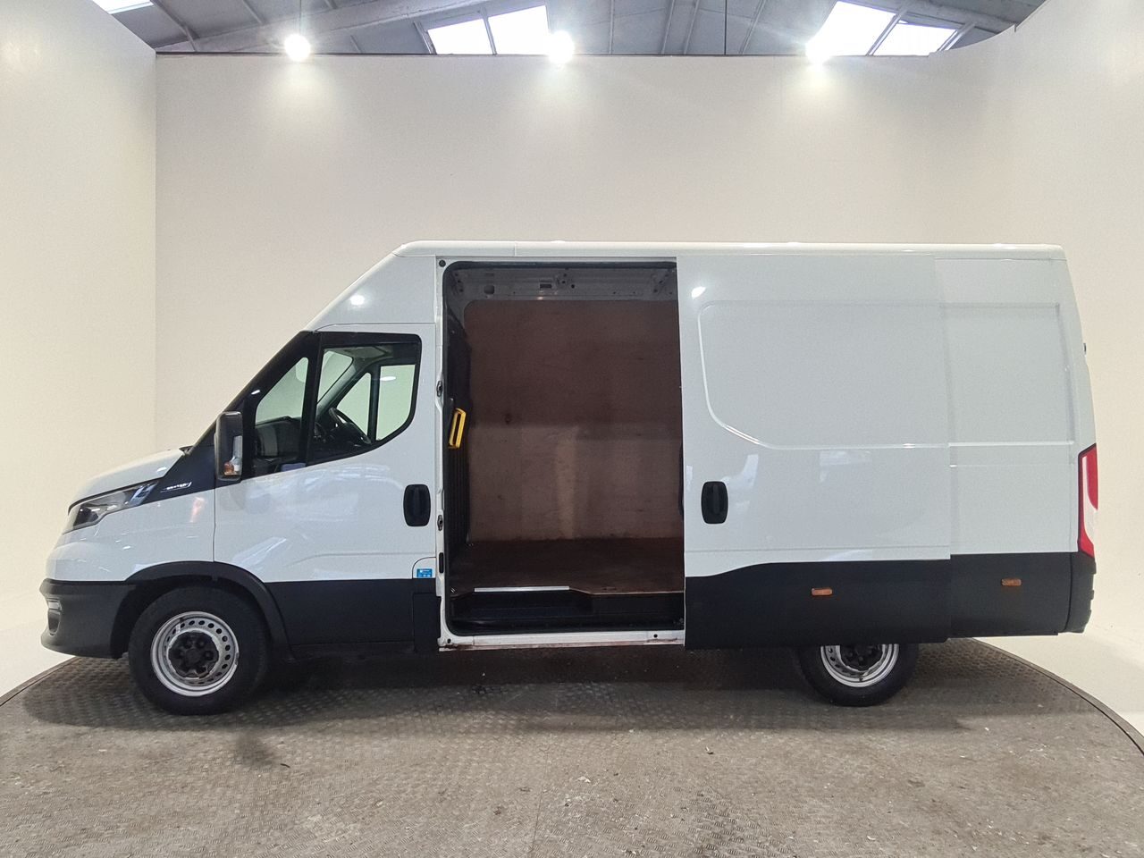 Used Iveco Daily 2023 for sale - 77820346: Photo 9