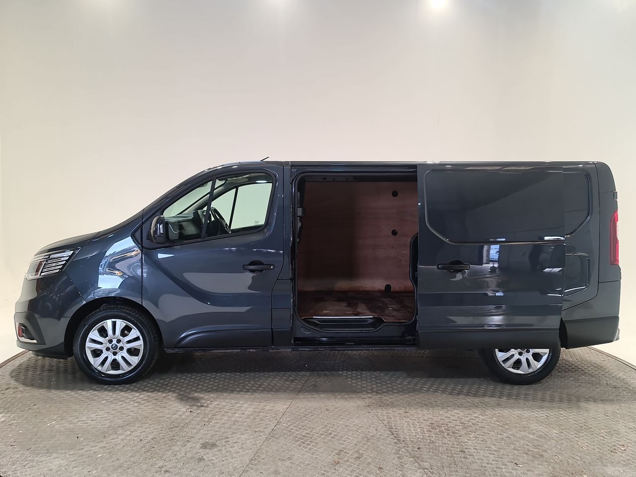 Used Renault Trafic 2022 for sale - 76739410: Photo 9