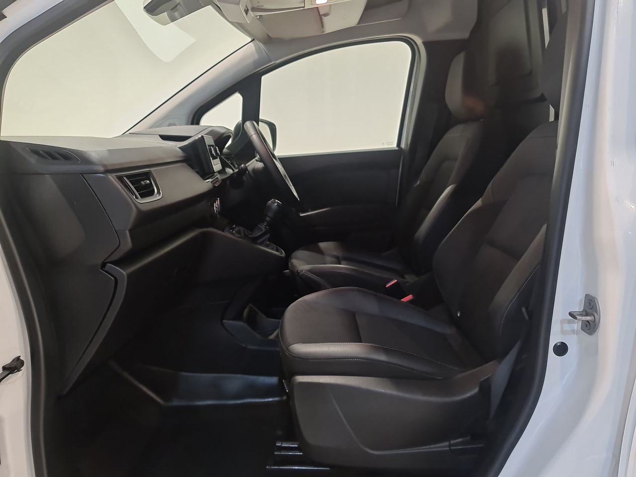 Used Renault Kangoo 2023 for sale - 77952104: Photo 7