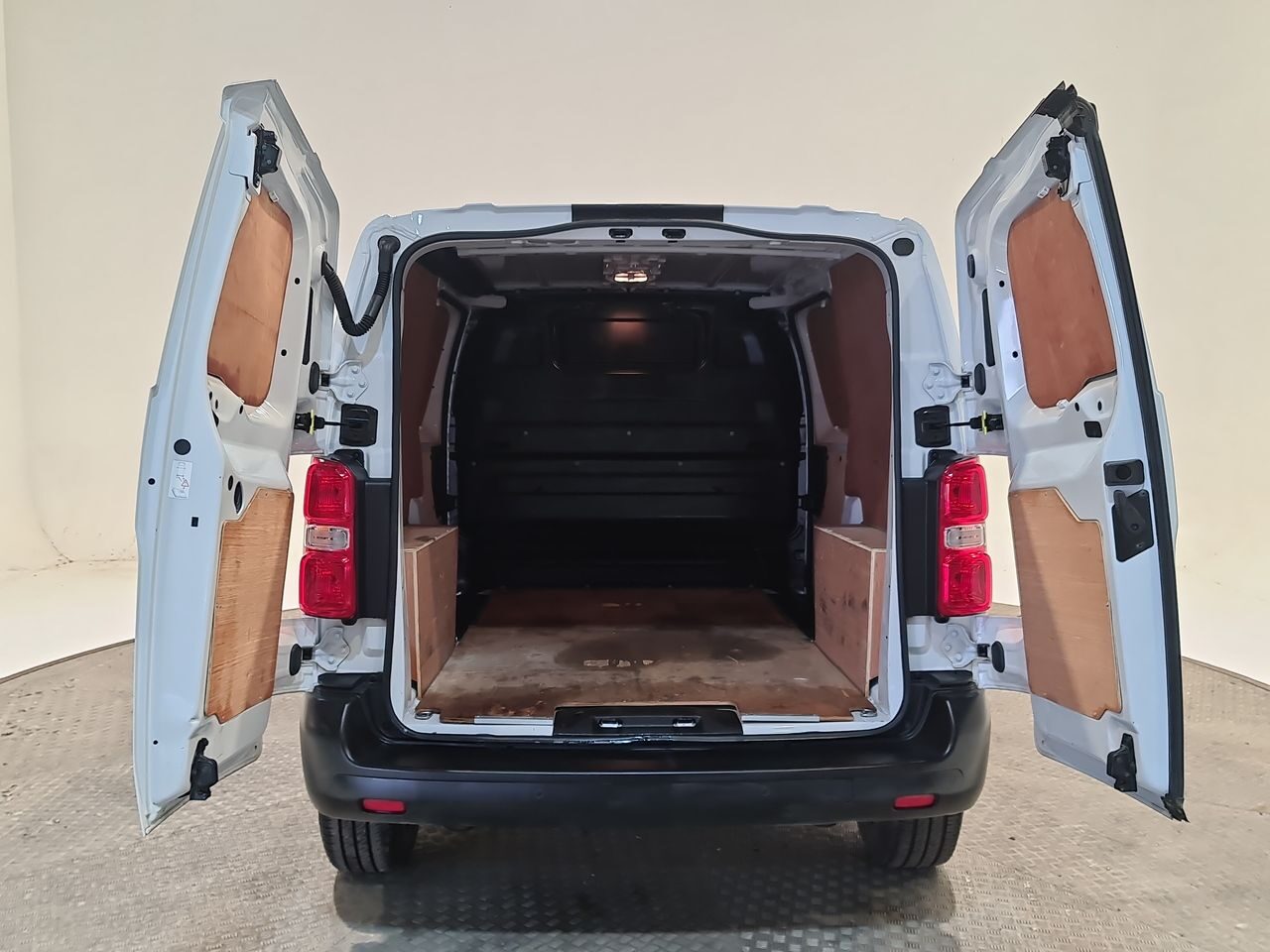 Used Vauxhall Vivaro 2023 for sale - 77905709: Photo 13