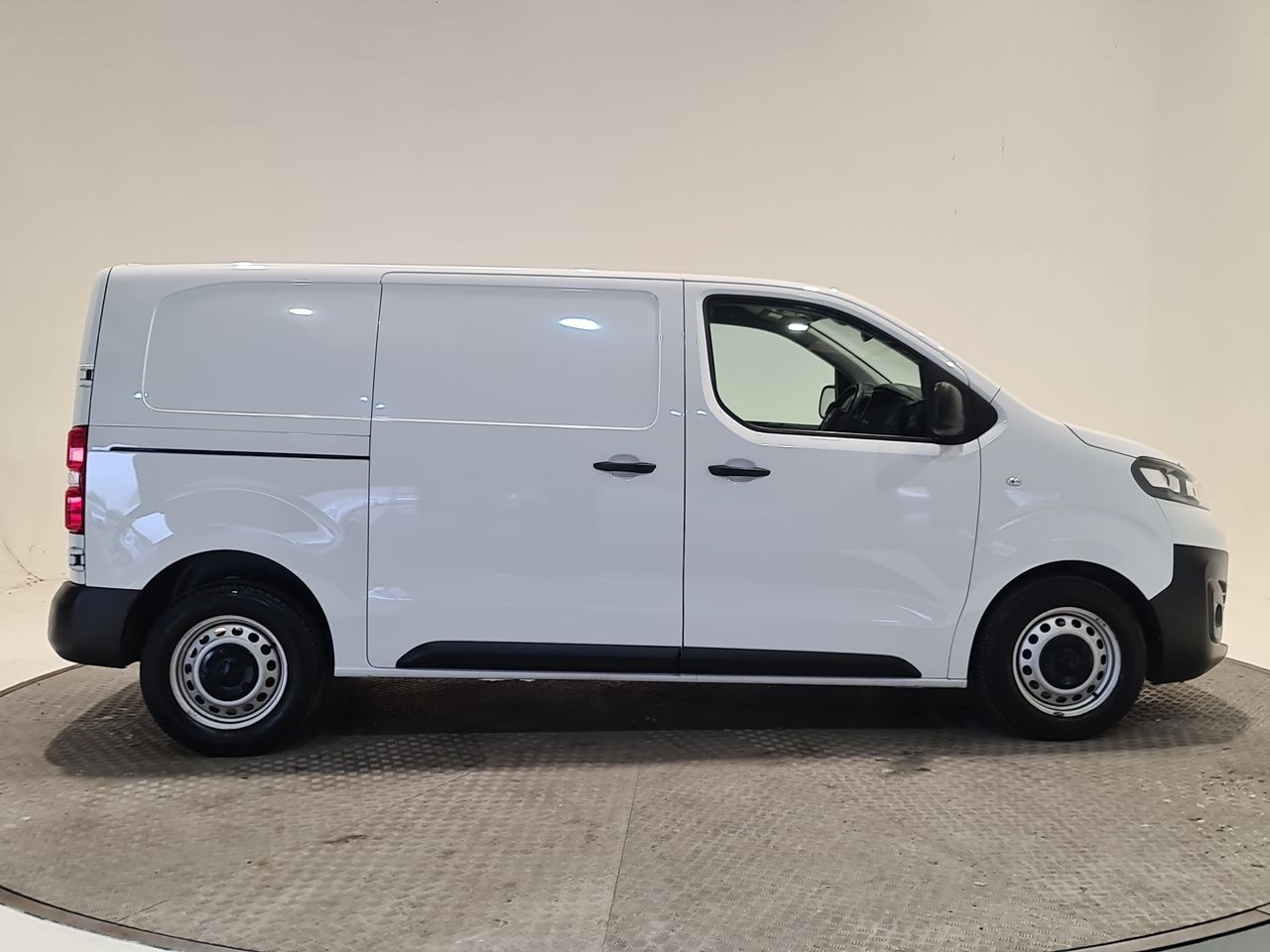 Used Vauxhall Vivaro 2023 for sale - 77905709: Photo 16