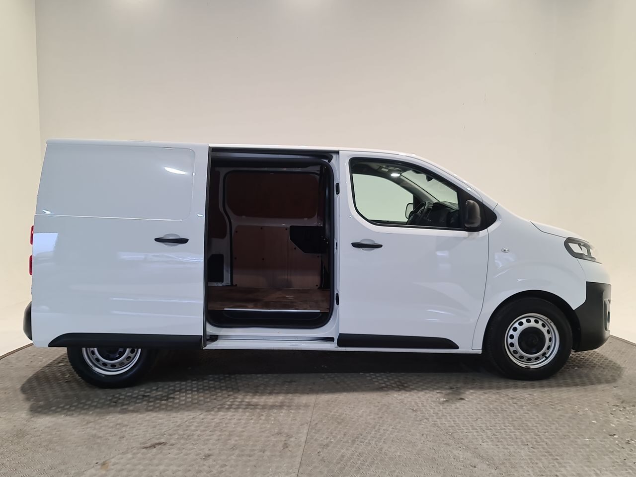 Used Vauxhall Vivaro 2023 for sale - 77905709: Photo 18