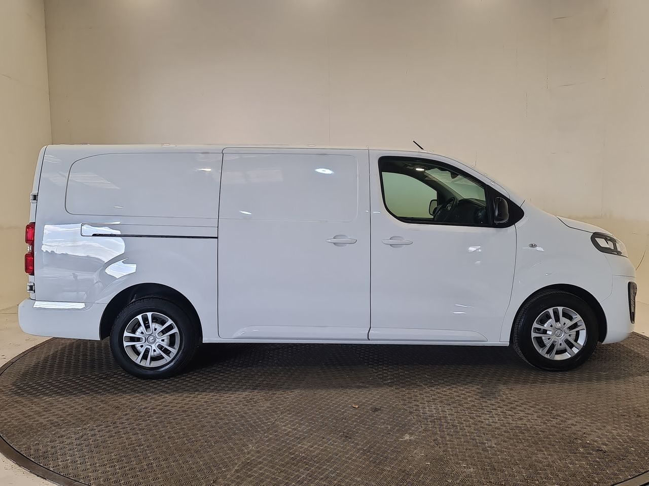 Used Vauxhall Vivaro 2023 for sale - 76544922: Photo 16