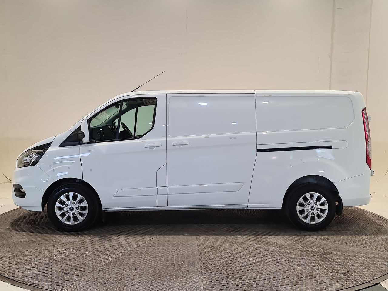 Used Ford Transit Custom 2023 for sale - 76544920: Photo 6