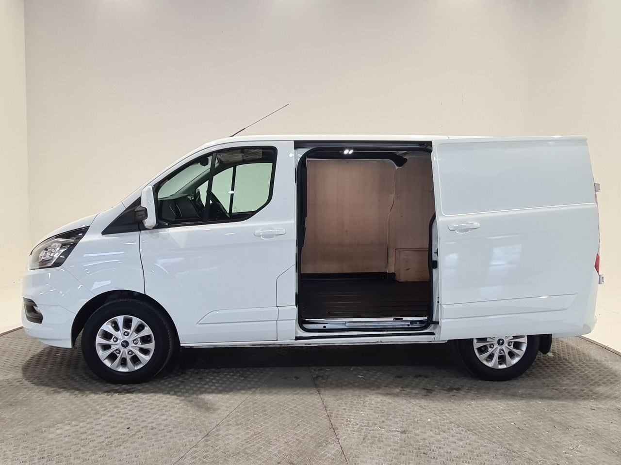 Used Ford Transit Custom 2023 for sale - 77790297: Photo 10