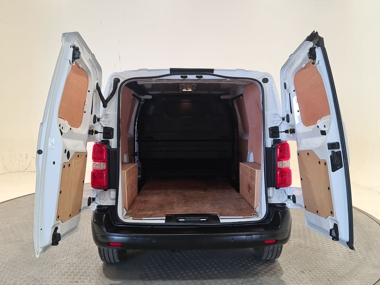 Used Vauxhall Vivaro 2024 for sale - 78190768: Photo 13