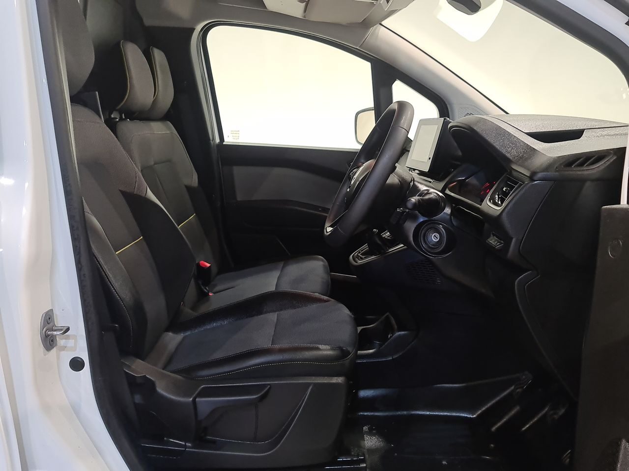 Used Renault Kangoo 2024 for sale - 77952142: Photo 19