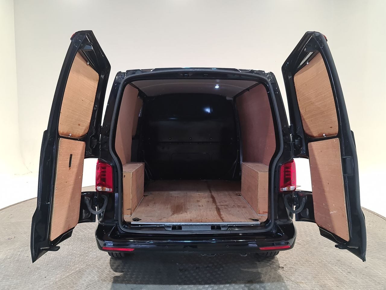 Used Volkswagen Transporter 2023 for sale - 77742671: Photo 14