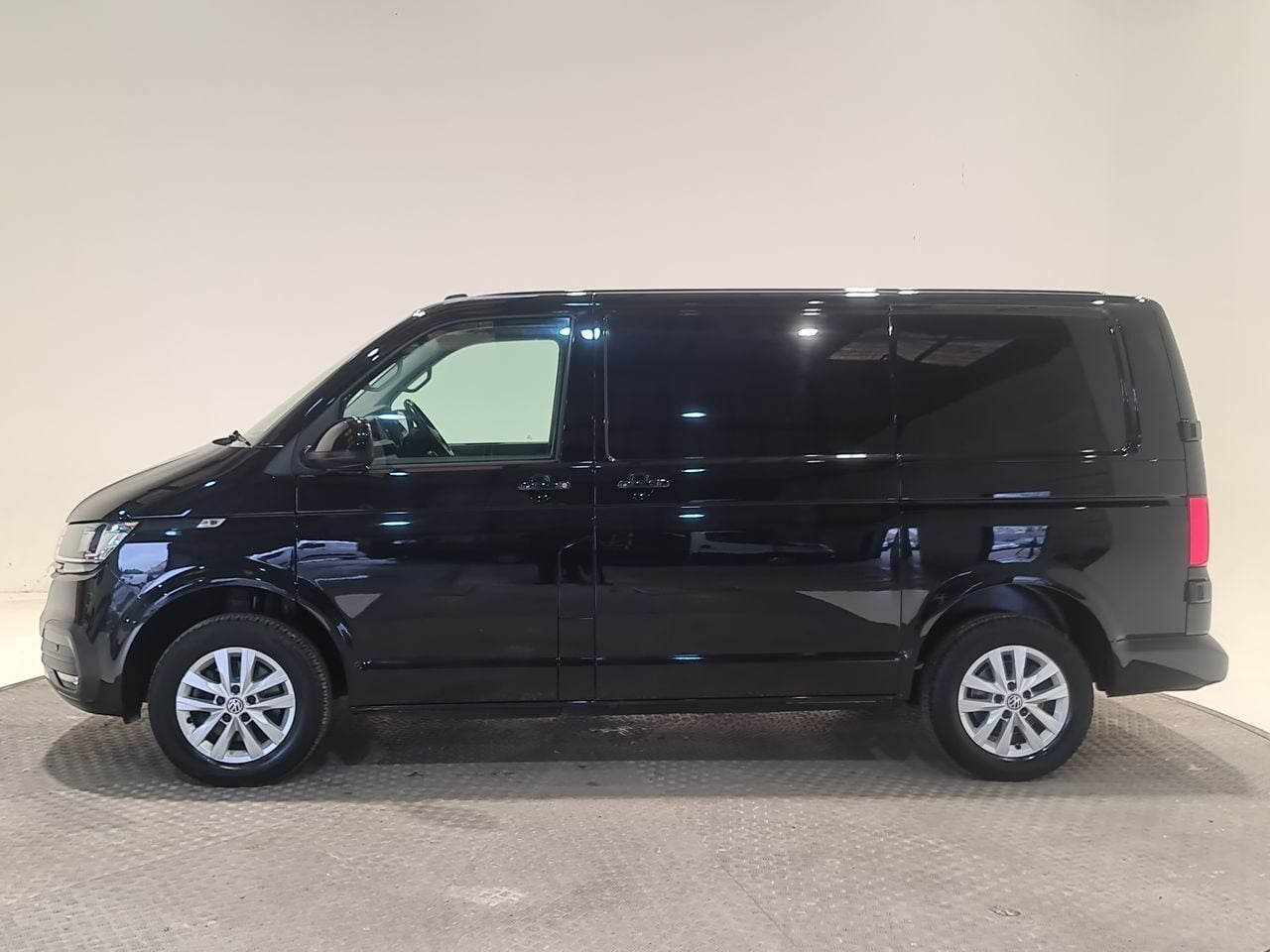 Used Volkswagen Transporter 2023 for sale - 77742671: Photo 6