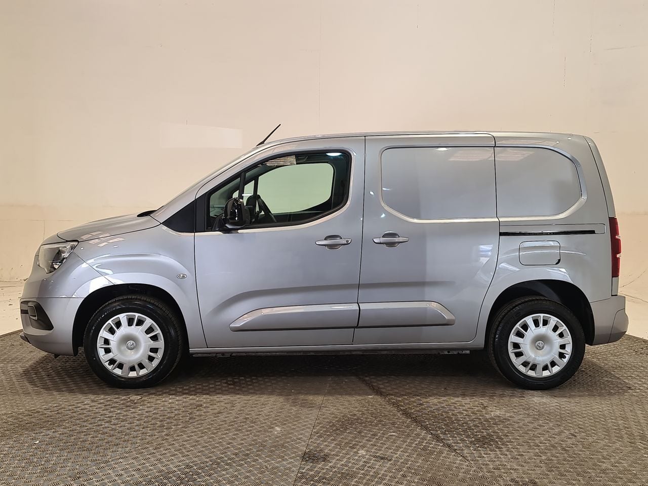 Used Vauxhall Combo 2023 for sale - 77355146: Photo 5
