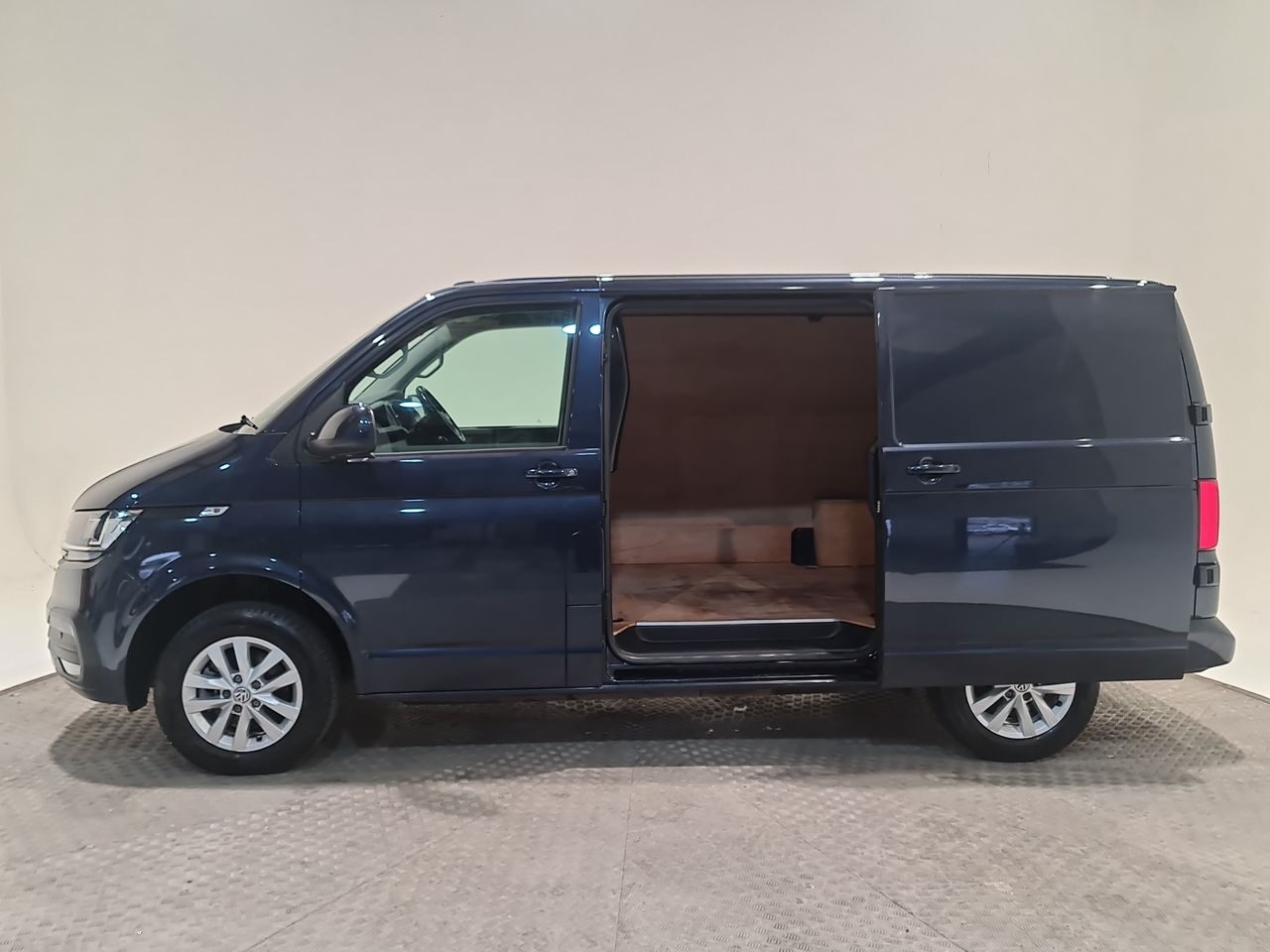 Used Volkswagen Transporter 2023 for sale - 77729180: Photo 10