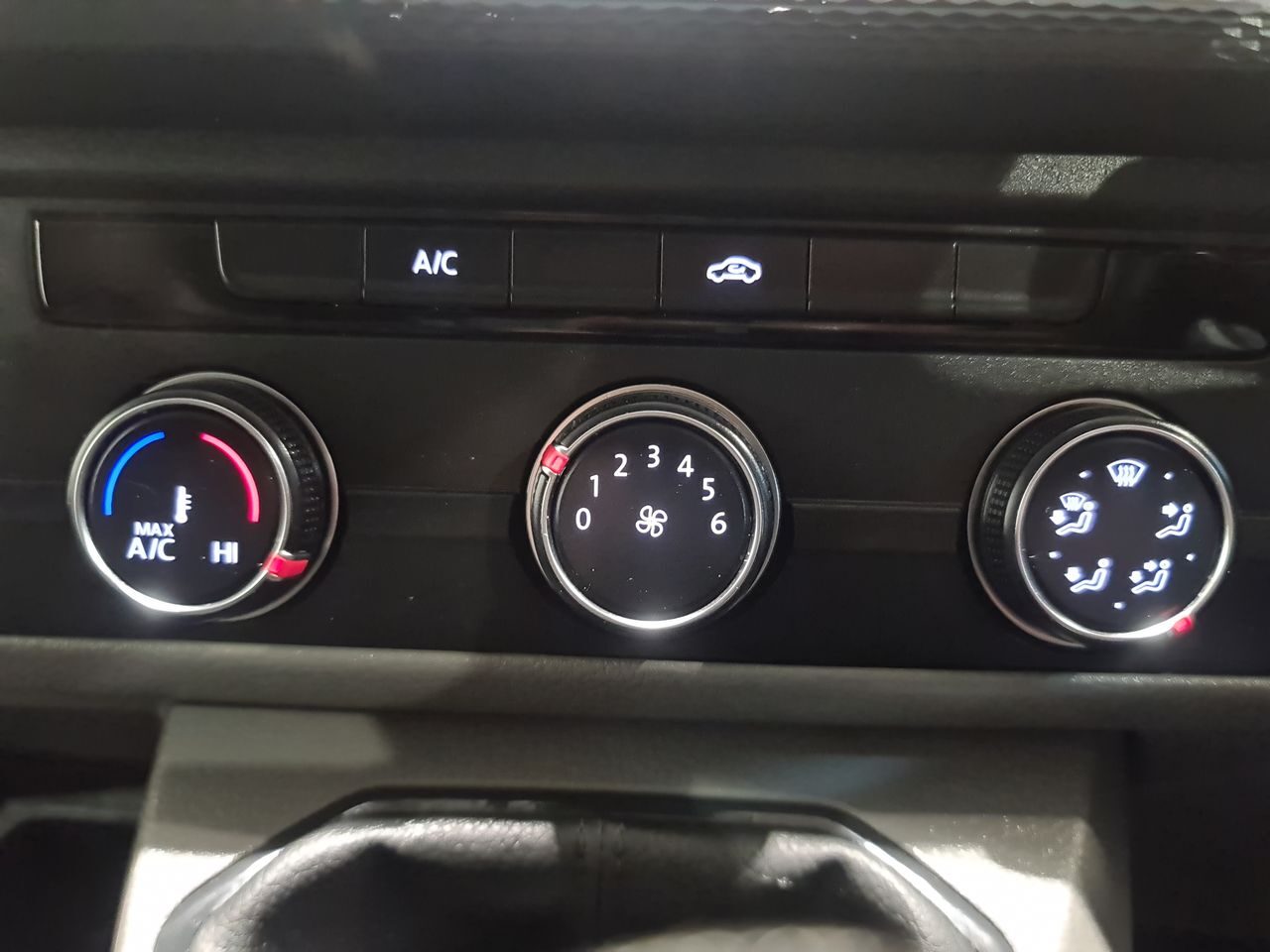 Used Volkswagen Transporter 2023 for sale - 77729180: Photo 24