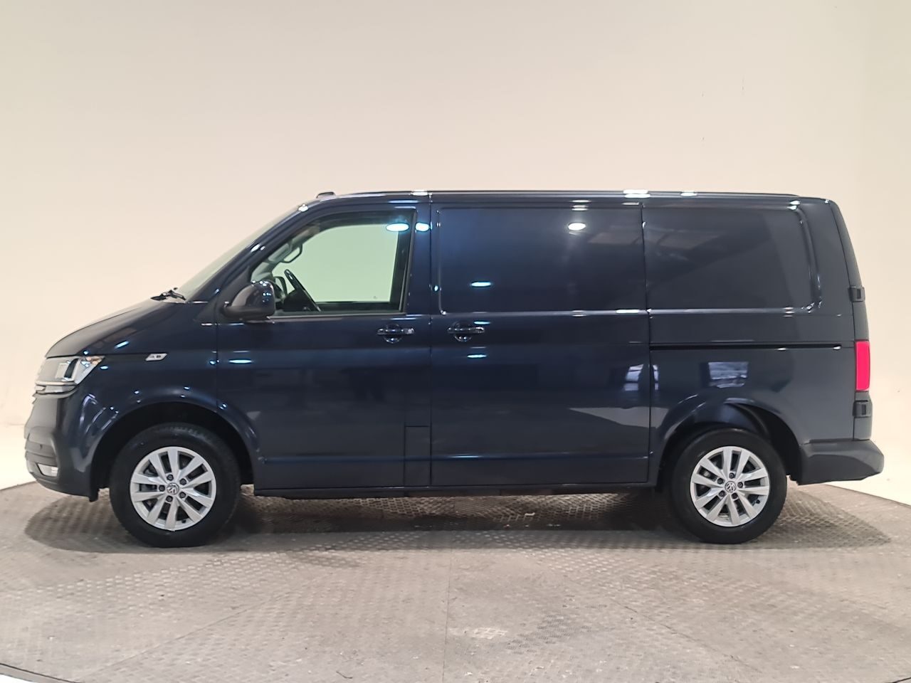 Used Volkswagen Transporter 2023 for sale - 77729180: Photo 6