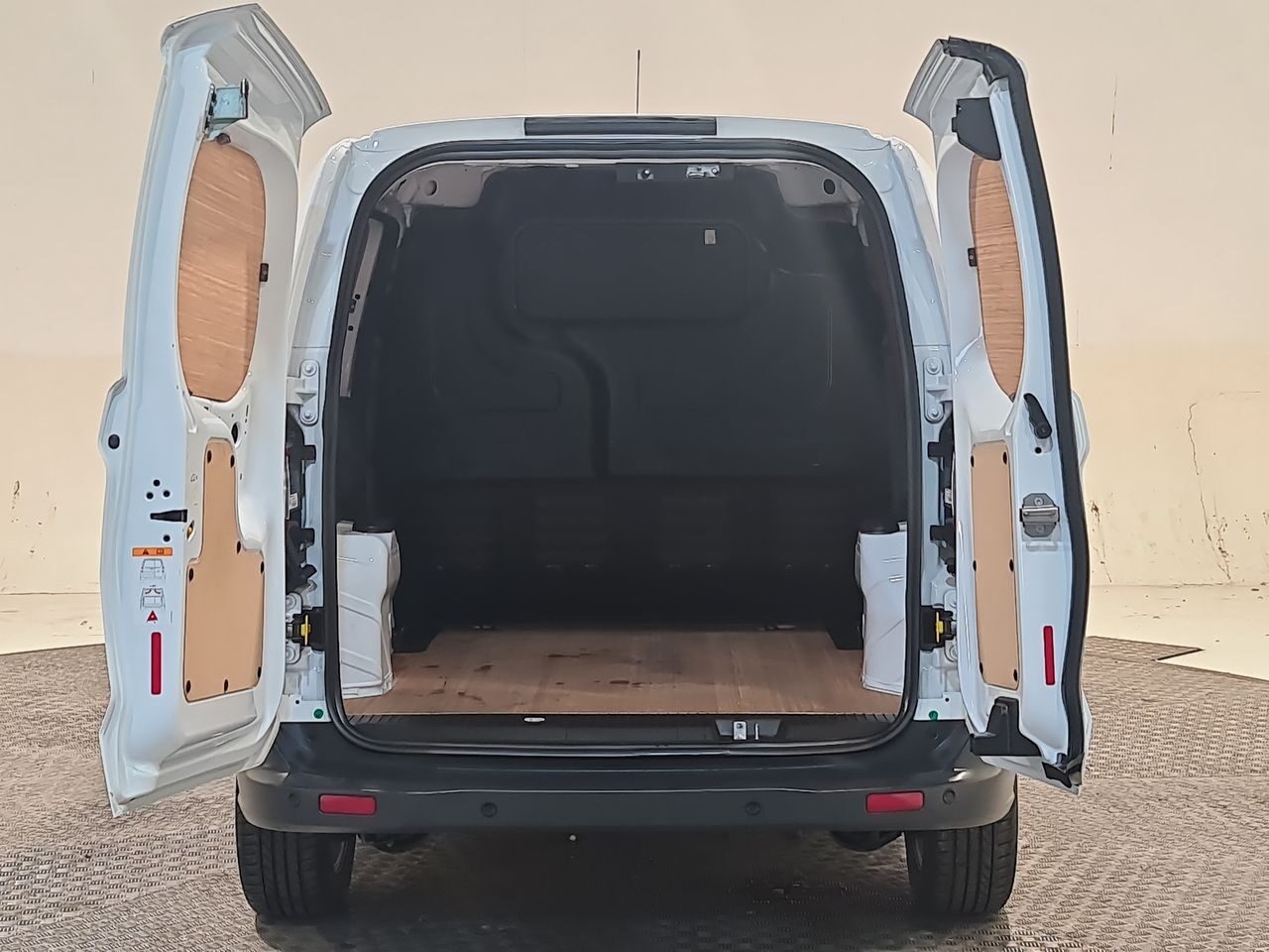 Used Ford Transit Courier 2023 for sale - 76544778: Photo 13