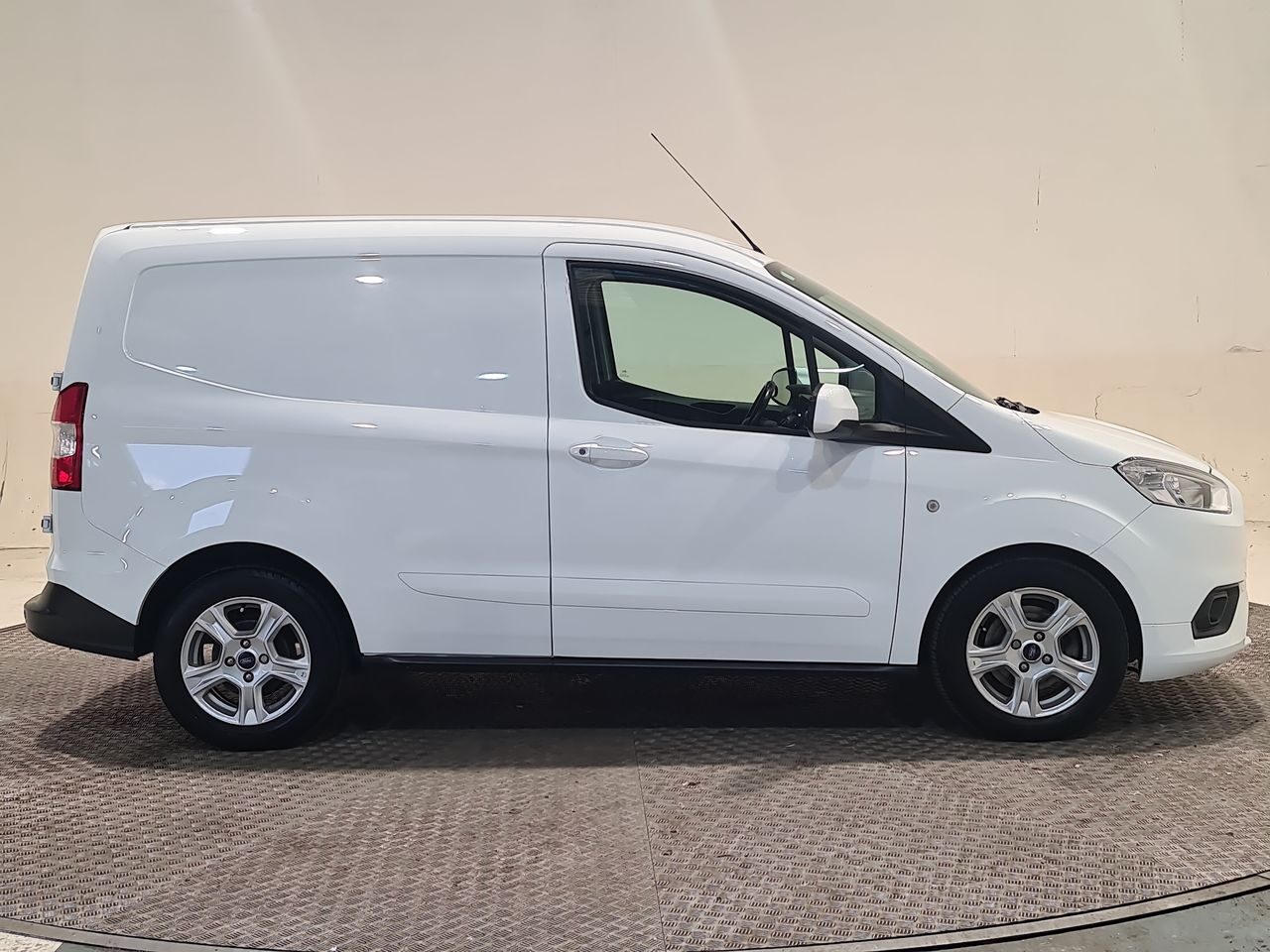 Used Ford Transit Courier 2023 for sale - 76544778: Photo 16