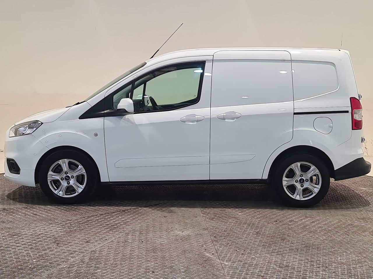 Used Ford Transit Courier 2023 for sale - 76544778: Photo 5