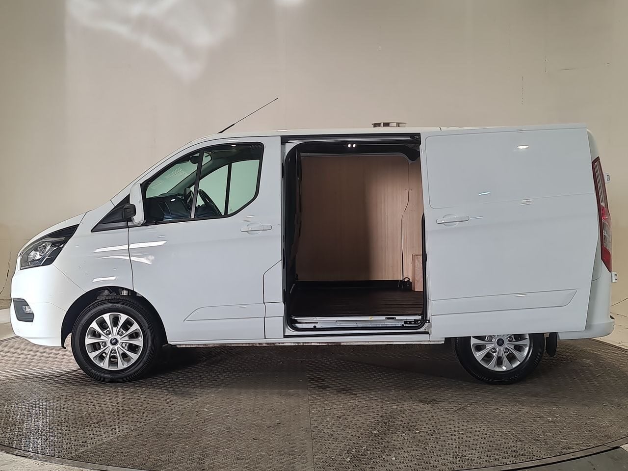 Used Ford Transit Custom 2023 for sale - 77555958: Photo 10