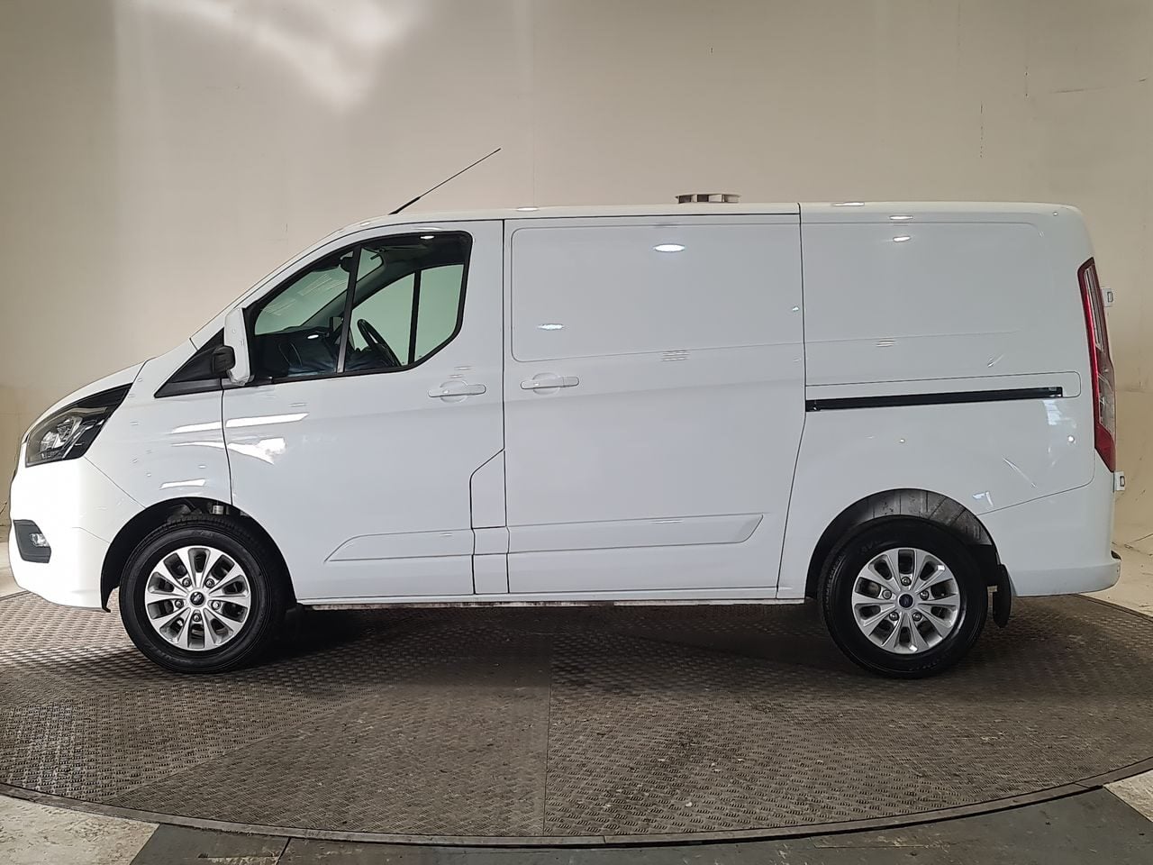 Used Ford Transit Custom 2023 for sale - 77555958: Photo 6