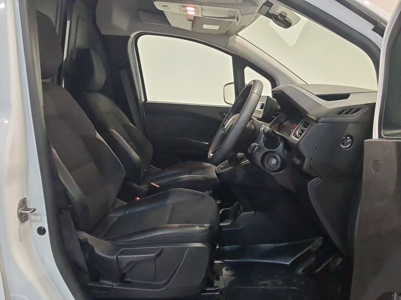 Used Renault Kangoo 2023 for sale - 77952135: Photo 18