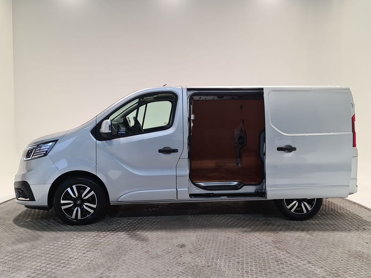 Used Renault Trafic 2022 for sale - 76544712: Photo 9