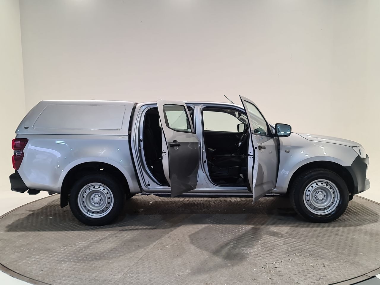 Used Isuzu D-Max 2023 for sale - 77905702: Photo 18