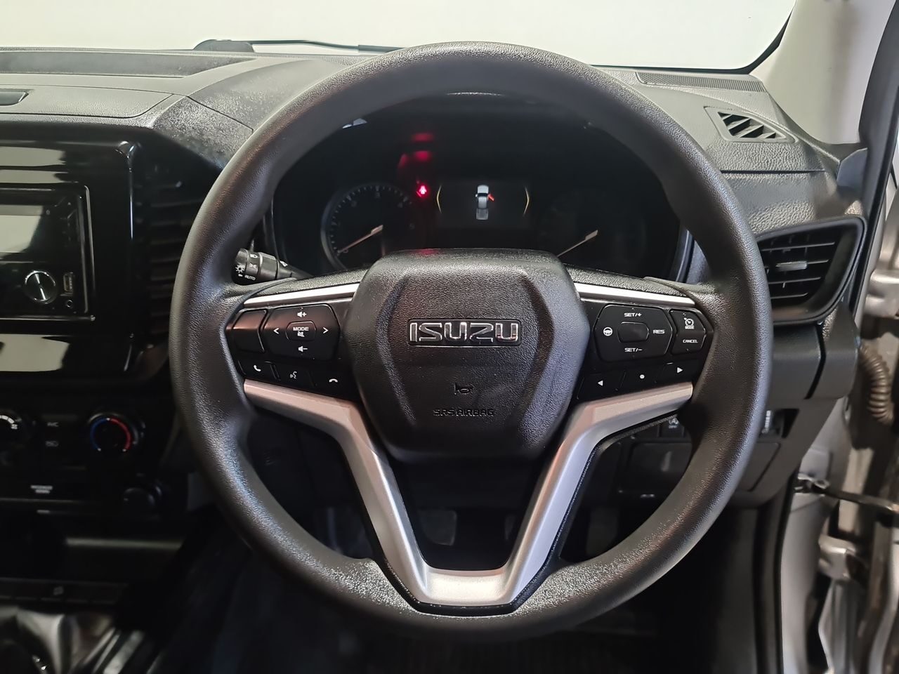 Used Isuzu D-Max 2023 for sale - 77905702: Photo 22