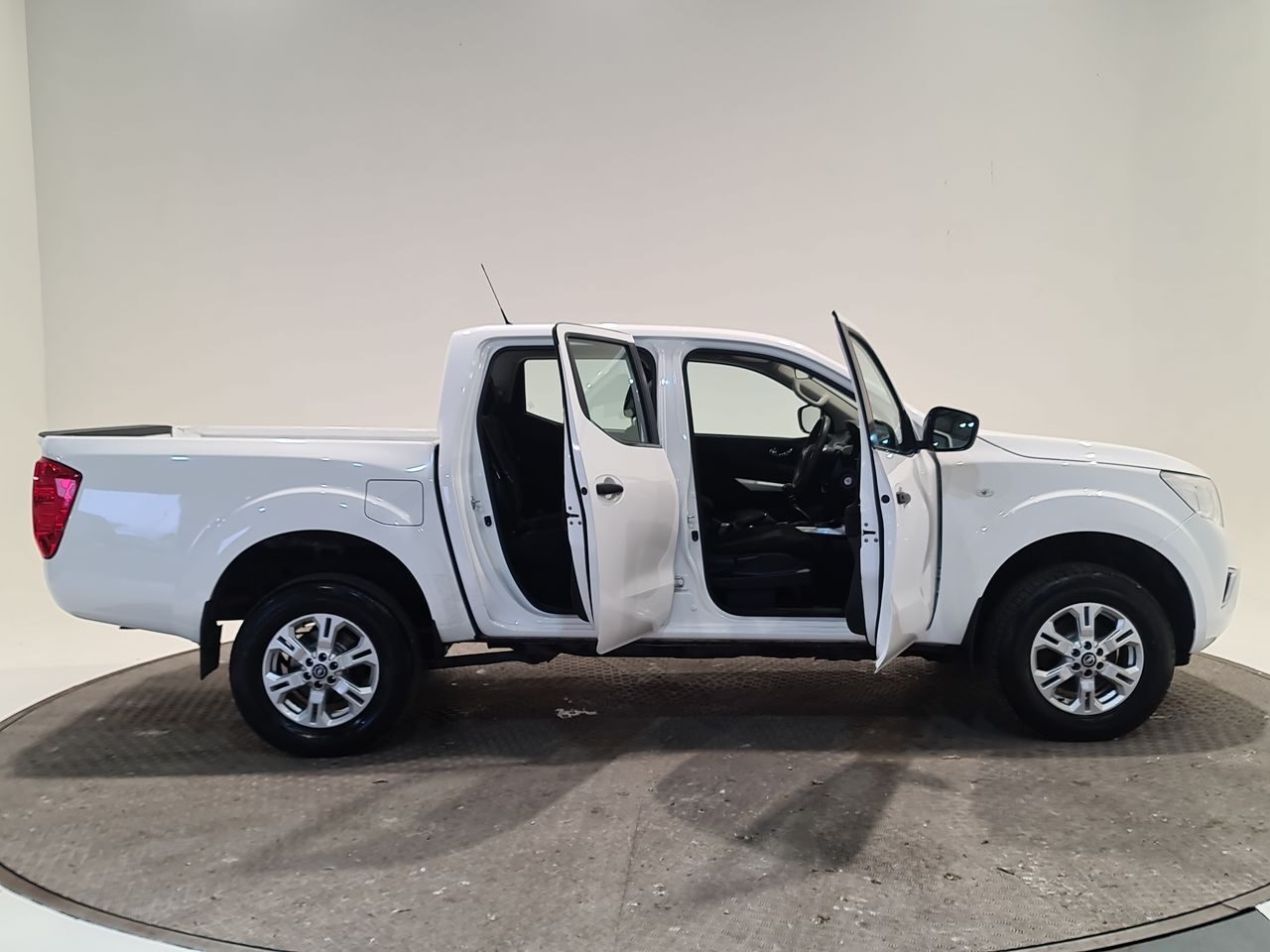 Used Nissan Navara 2021 for sale - 77582438: Photo 17