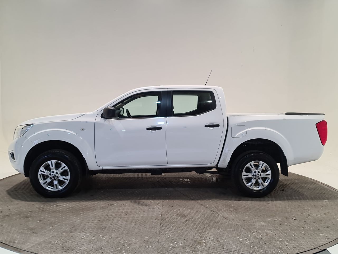 Used Nissan Navara 2021 for sale - 77582438: Photo 5