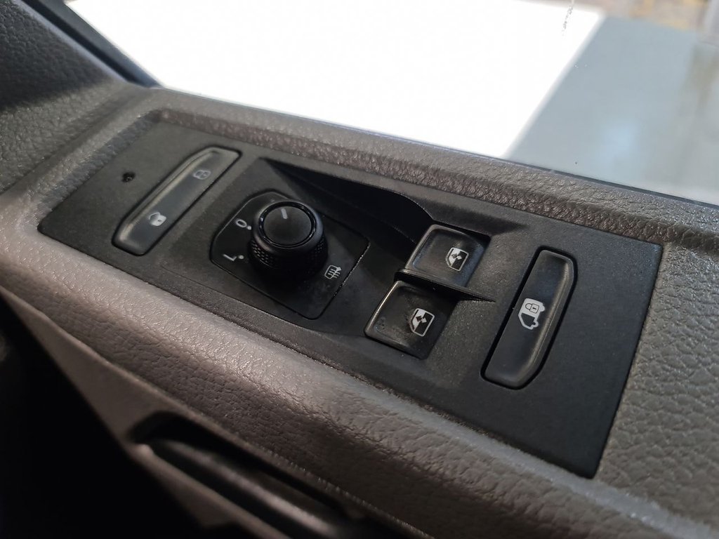 Used Volkswagen Transporter 2021 for sale - 76496137: Photo 32