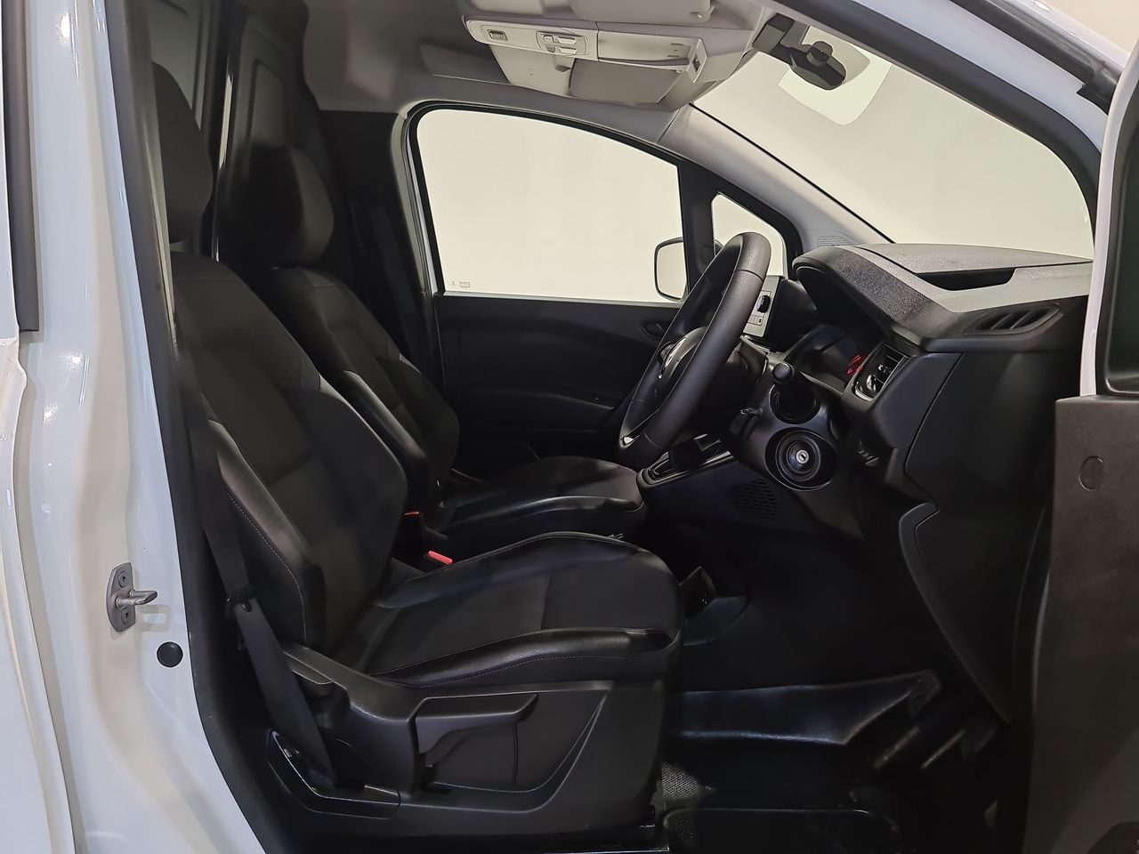 Used Renault Kangoo 2023 for sale - 77952125: Photo 19