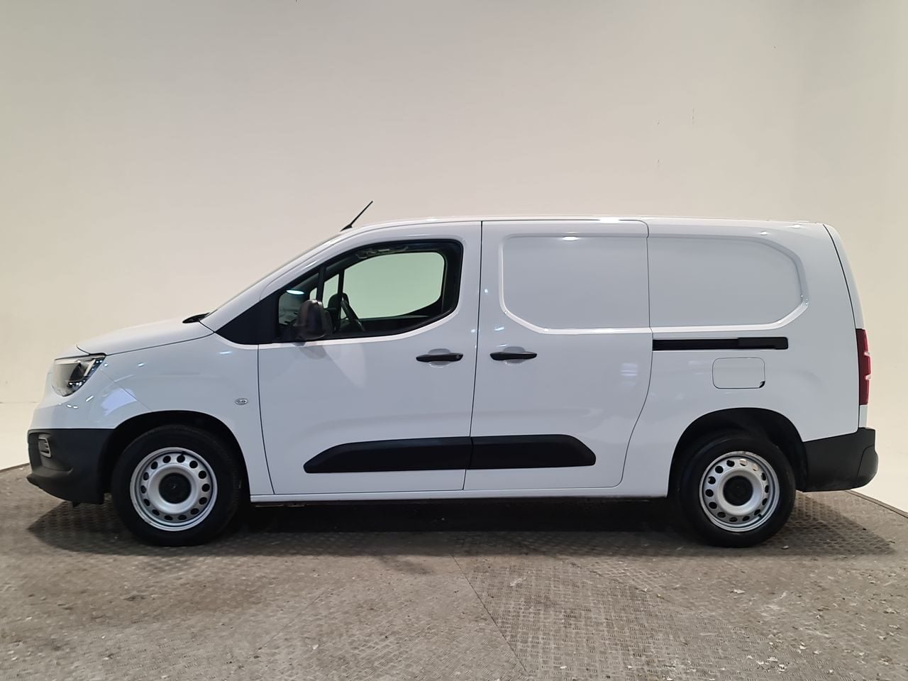 Used Vauxhall Combo 2023 for sale - 77298560: Photo 5