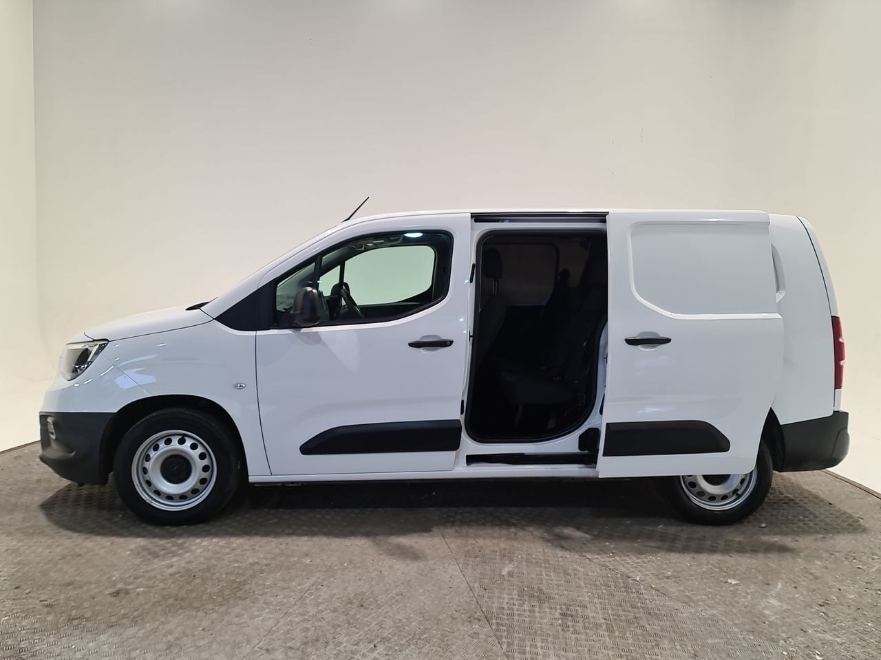 Used Vauxhall Combo 2023 for sale - 77298560: Photo 9