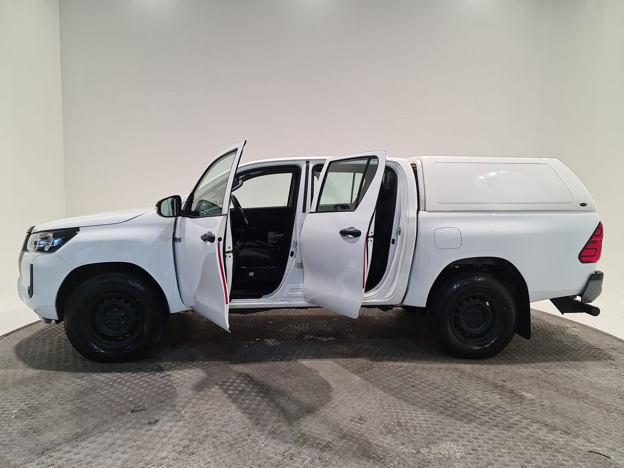 Used Toyota Hilux 2022 for sale - 76710633: Photo 9