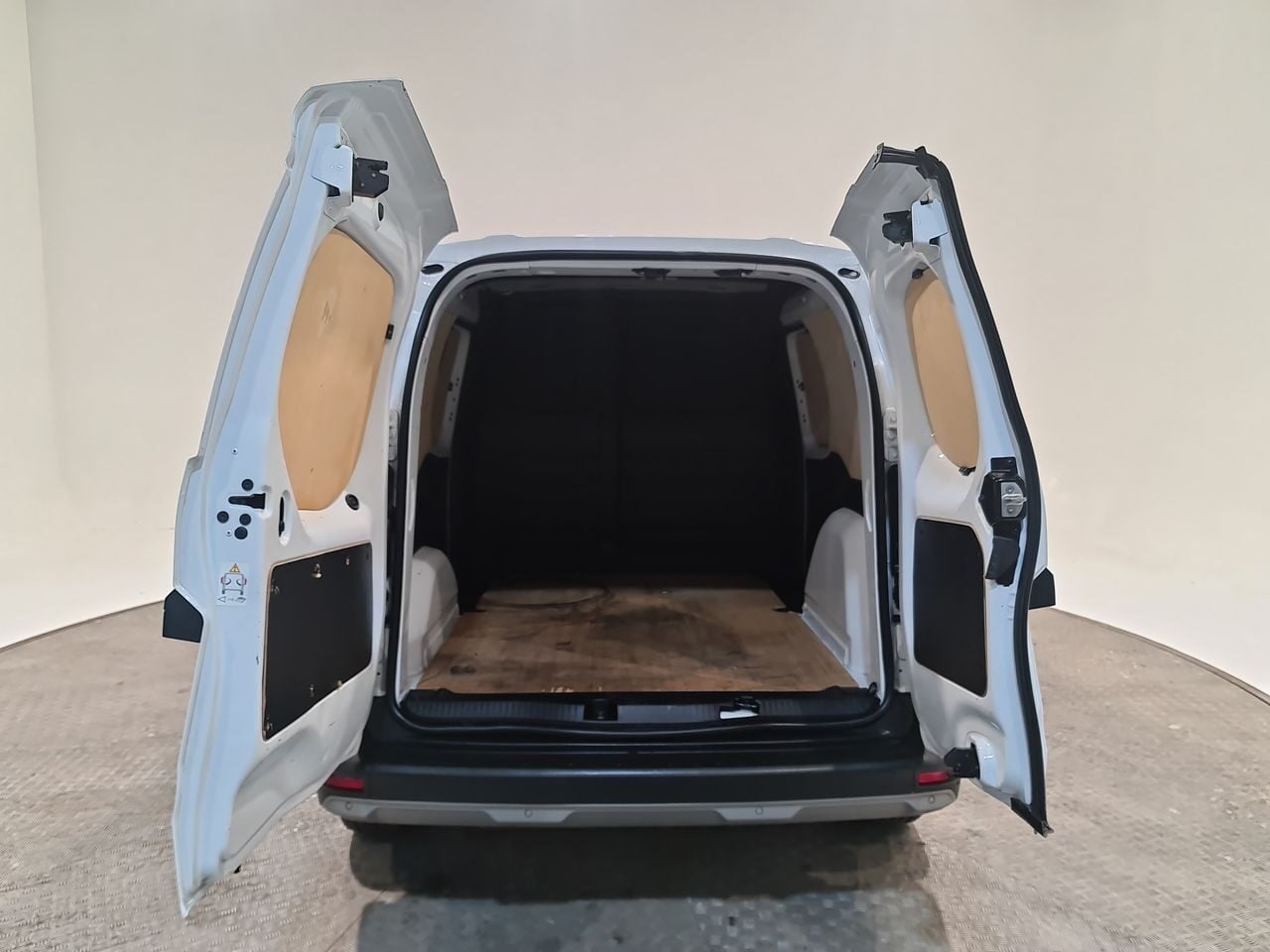 Used Nissan Other 2023 for sale - 76706010: Photo 13