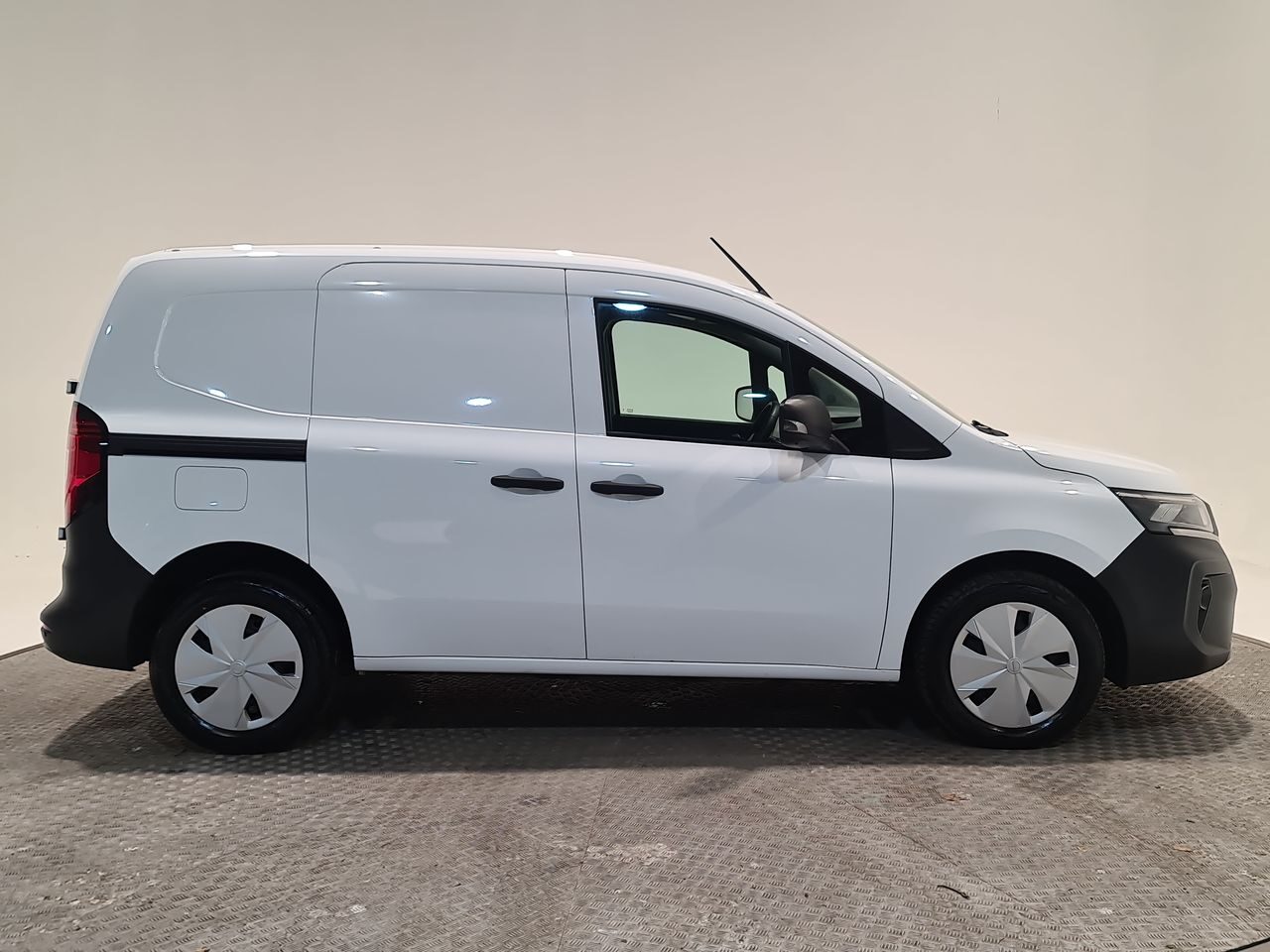 Used Nissan Other 2023 for sale - 76706010: Photo 16