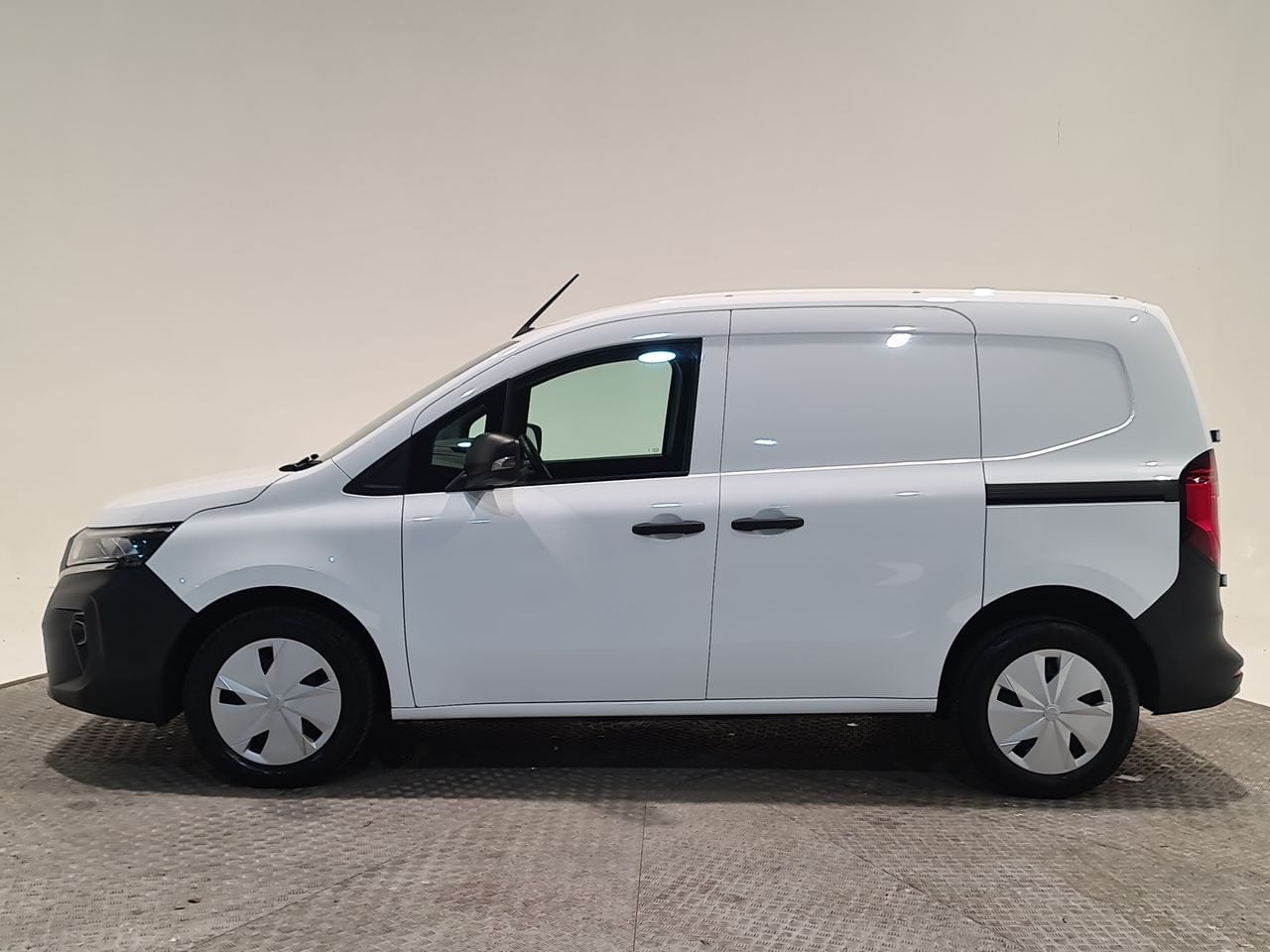 Used Nissan Other 2023 for sale - 76706010: Photo 5