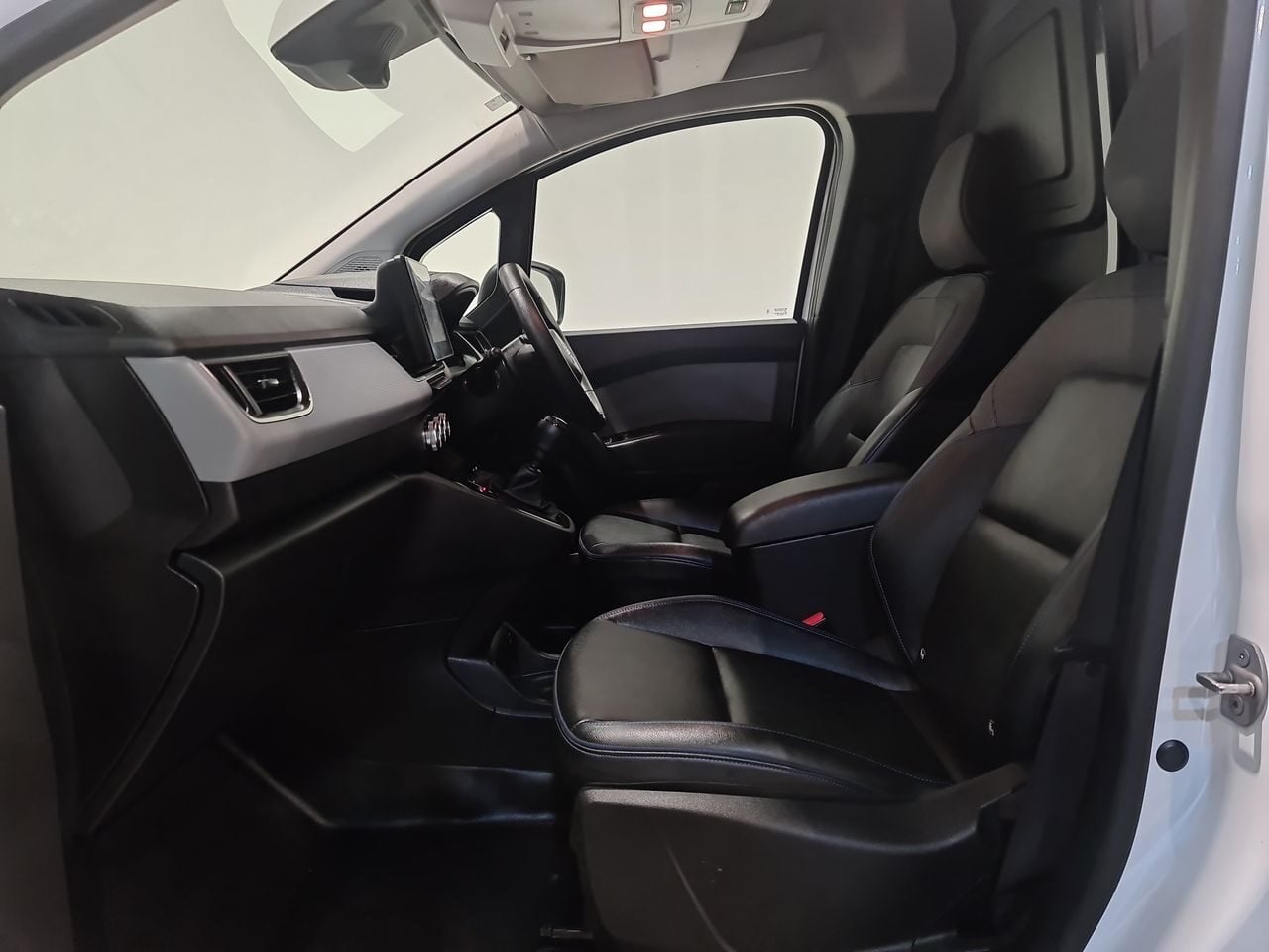 Used Nissan Other 2023 for sale - 76706010: Photo 7