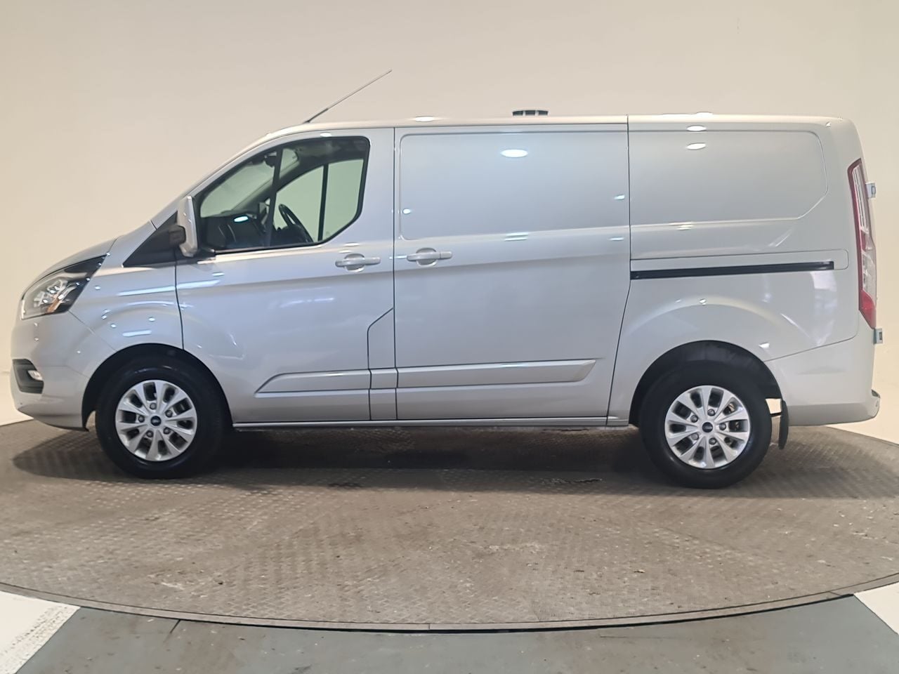 Used Ford Transit Custom 2023 for sale - 77555960: Photo 6