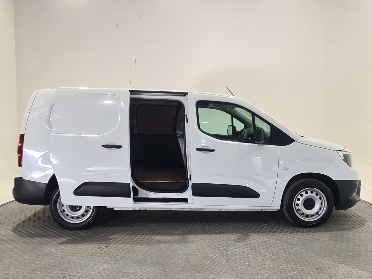 Used Vauxhall Combo 2023 for sale - 78015940: Photo 17